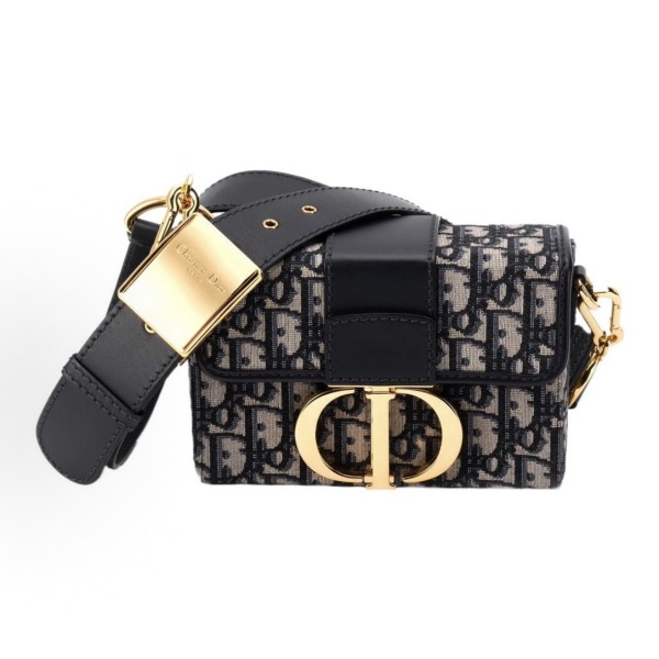 DIOR迪奥 30 Montaigne蒙⽥系列 宽肩带翻盖 ⼩⽅包 ⼿提单肩斜挎包 ⼥款 ⽜仔蓝⾊